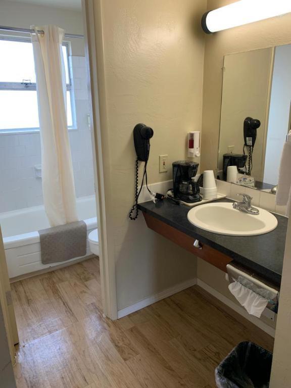 Economy Inn Reedsport Buitenkant foto